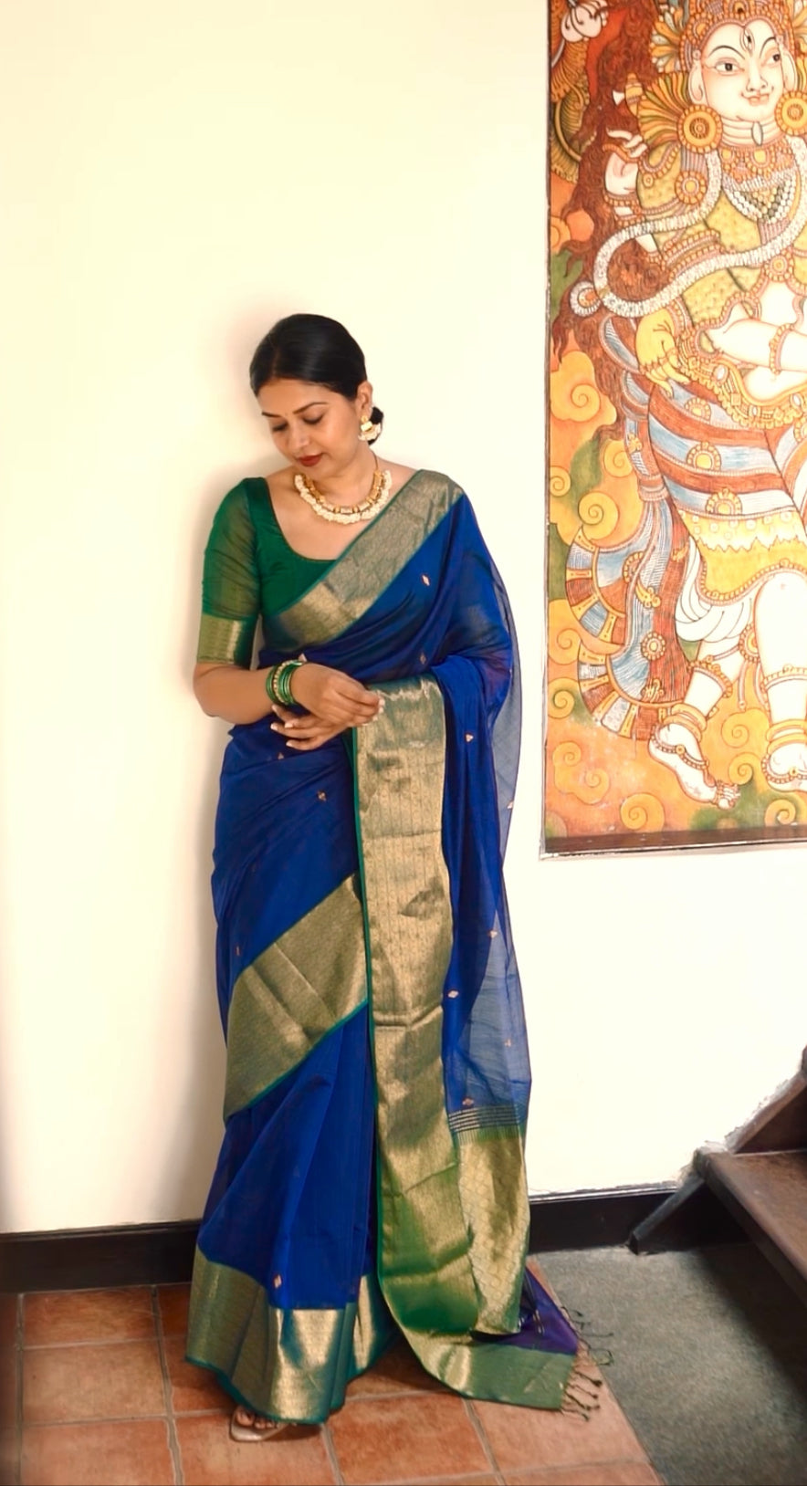 Dark blue & green maheshwari saree with zari pattern on pallu