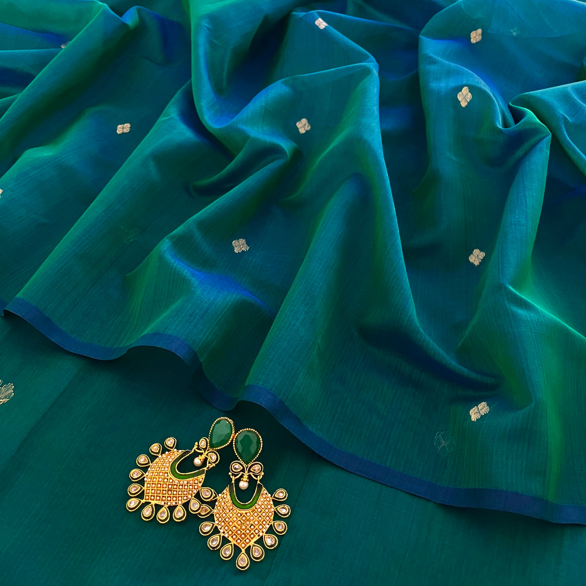 Ready to wear | Peacock Green & Blue Dual Tone Maheshwari Saree with Zari Bootis all over