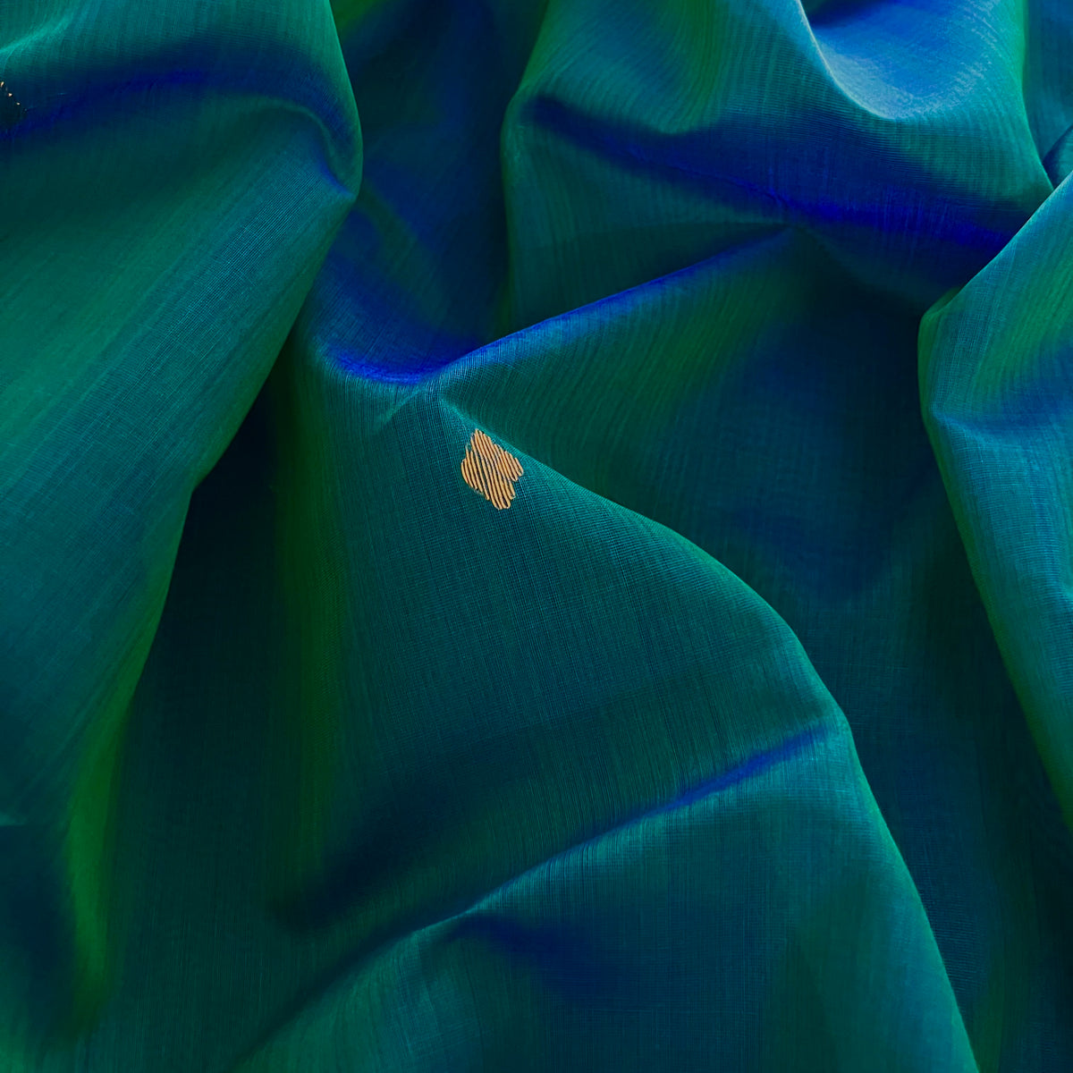 Ready to wear | Peacock Green & Blue Dual Tone Maheshwari Saree with Zari Bootis all over