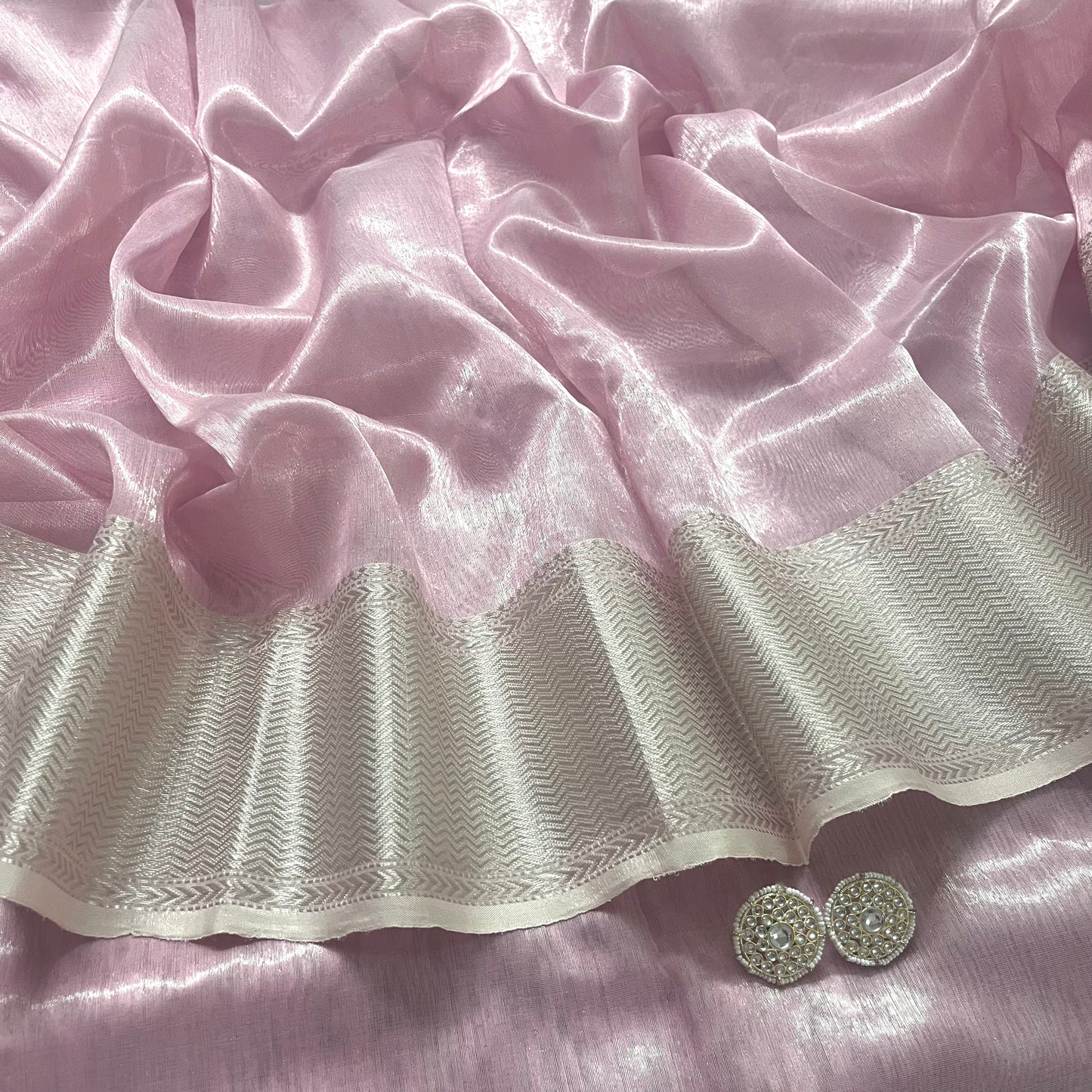 Light pink maheshwari tissue silk saree with zari pattern on pallu
