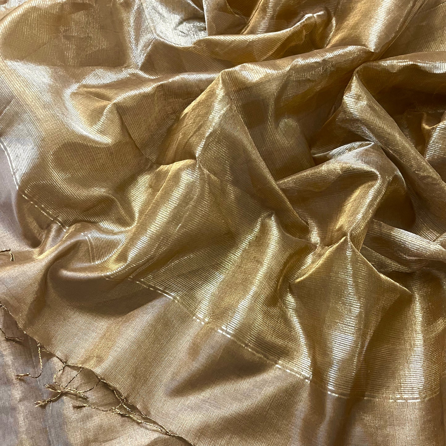 (Shop the look) Antique gold & pink maheshwari tissue silk saree with zari lines on pallu