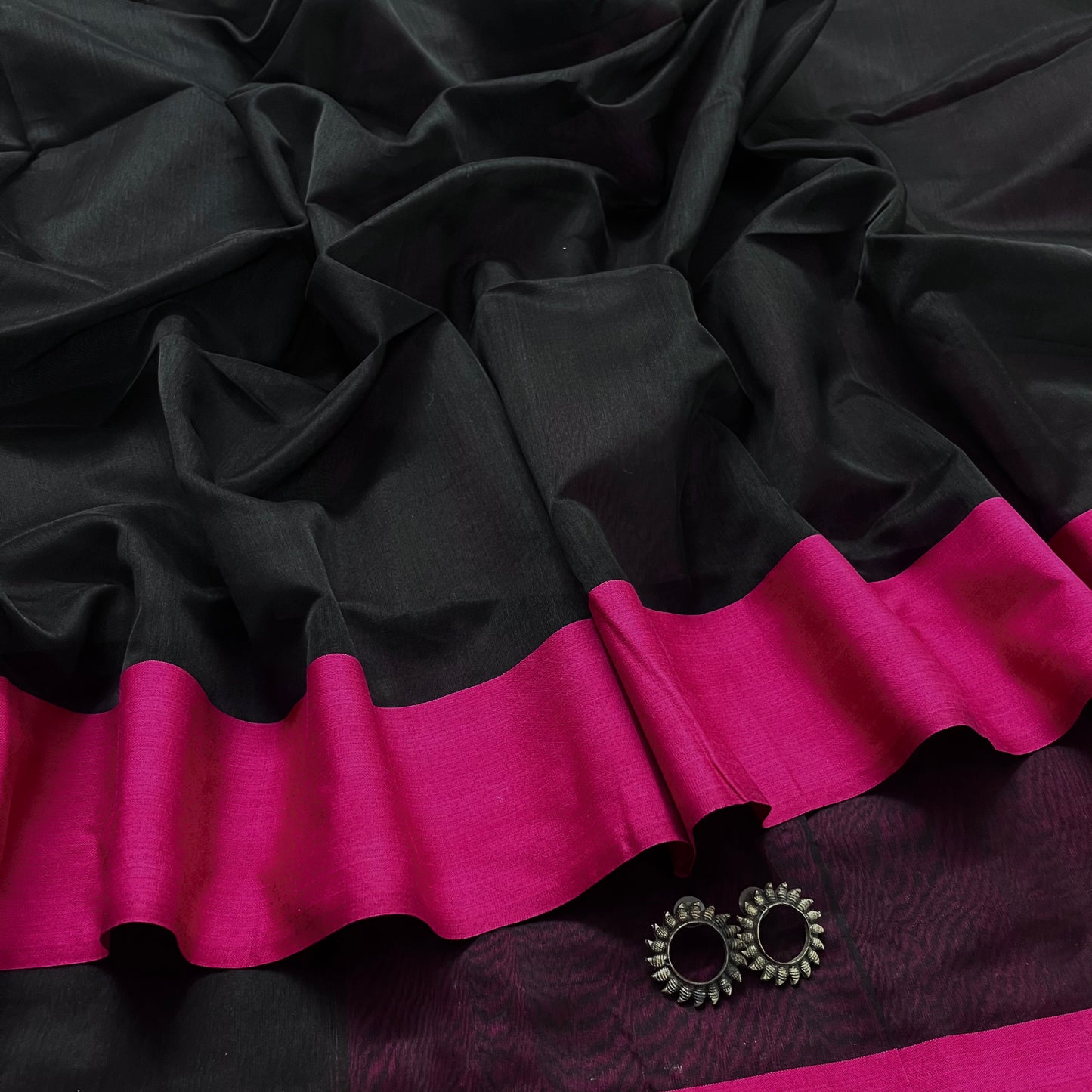 Black and pink maheshwari saree
