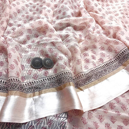 White and maroon bagh print chiffon saree