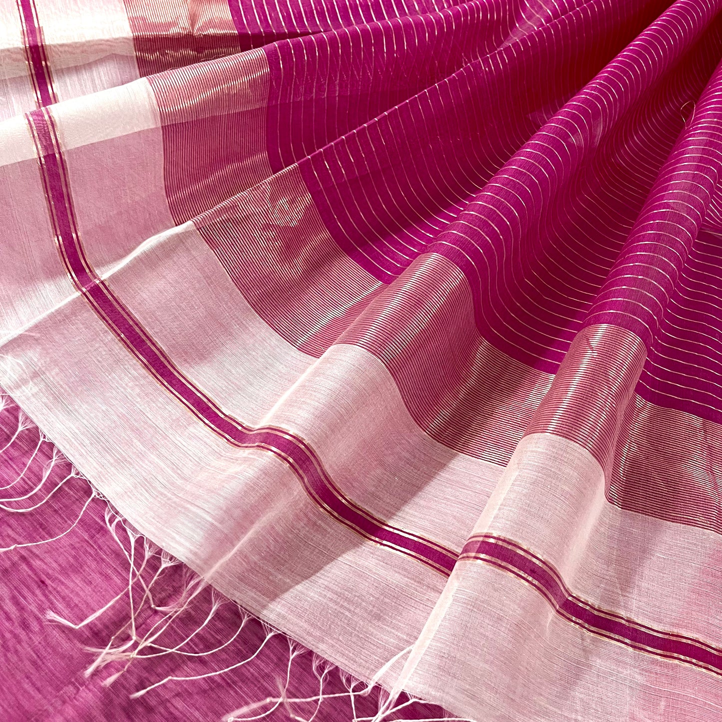 White and pink maheshwari saree with resham border