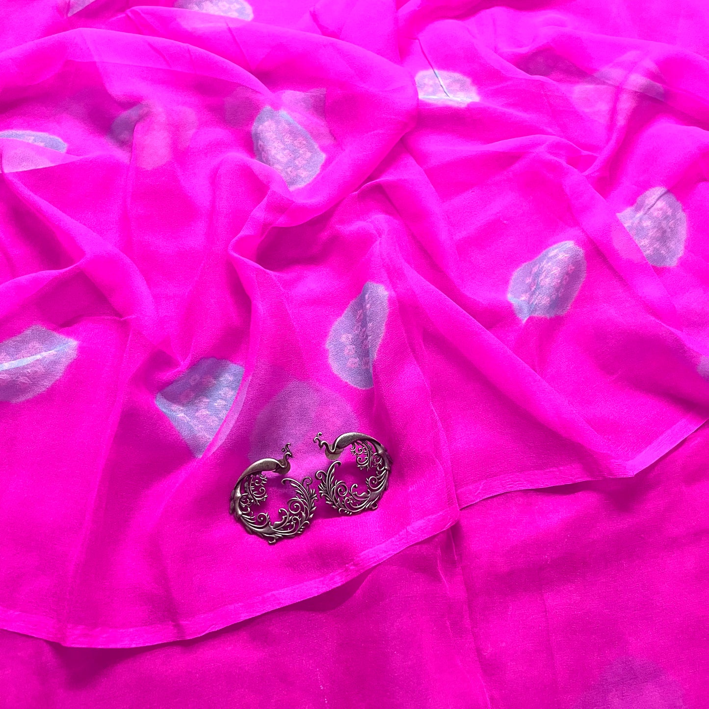 Pink and blue bandhani saree