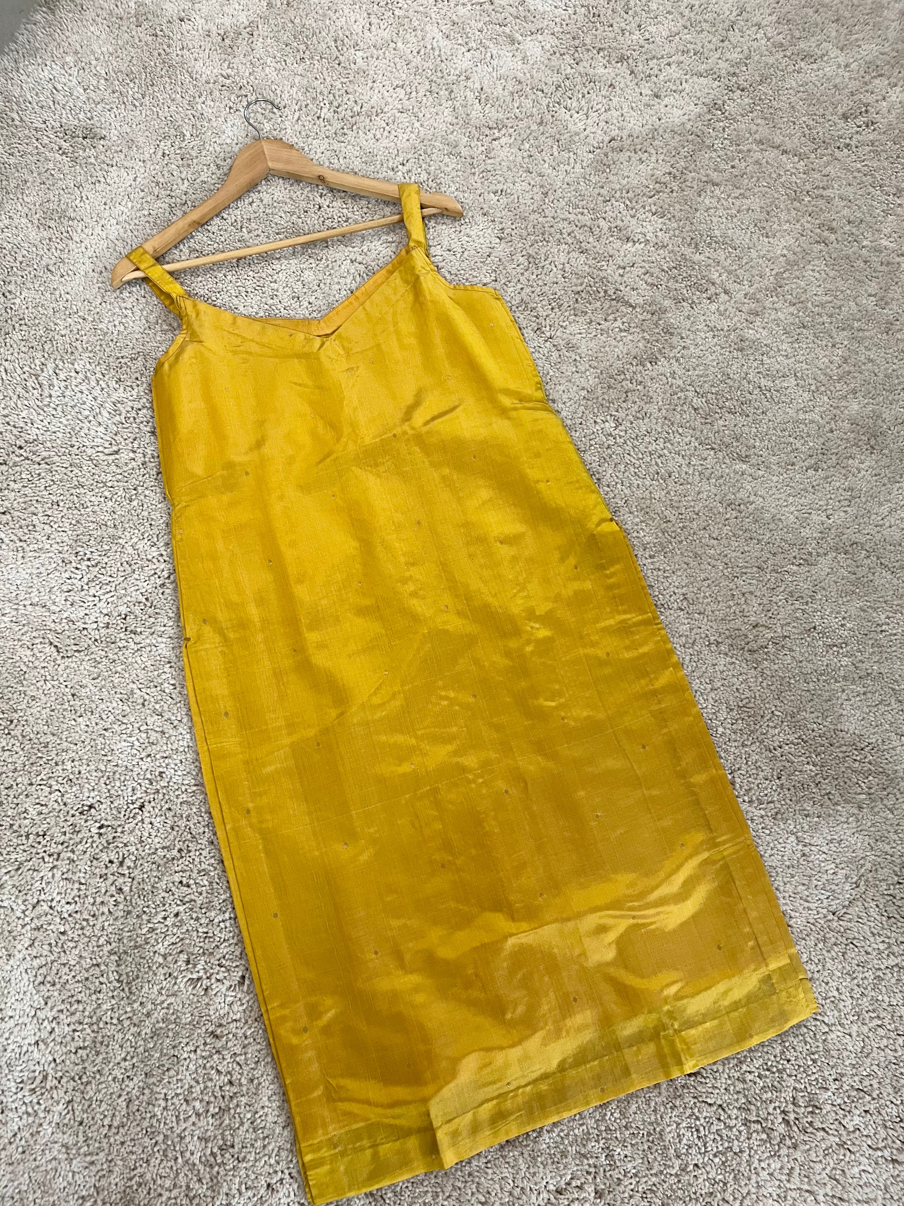 Amber gold chanderi silk kurta with zari bootis all over