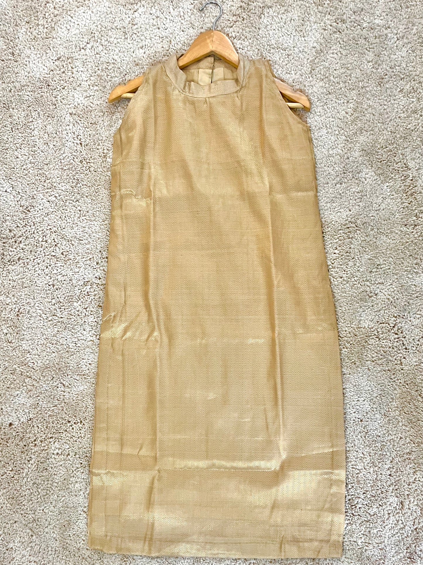 Beige gold maheshwari silk kurta with zari pattern all over