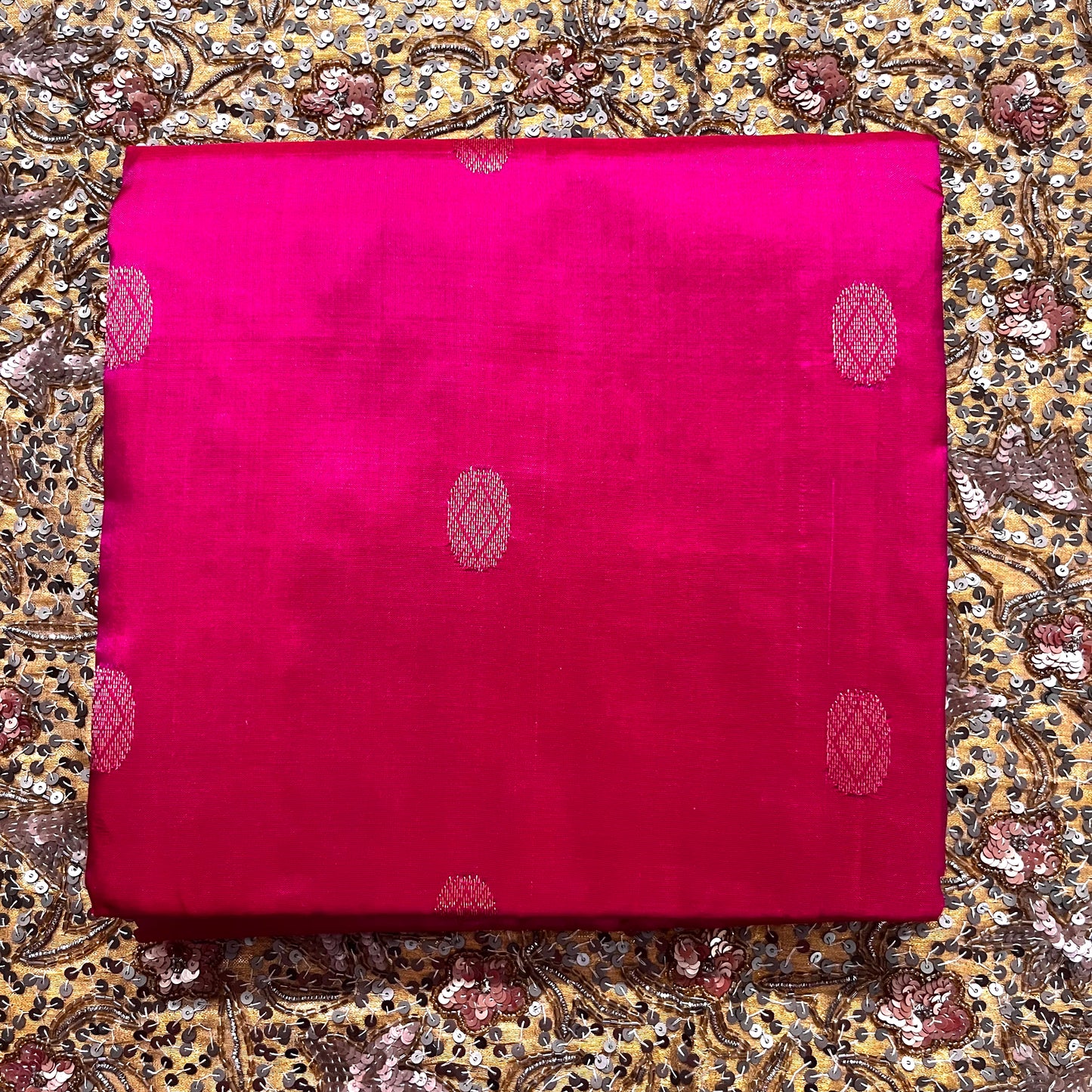 Rani pink Maheshwari silk saree with zari bootis all over
