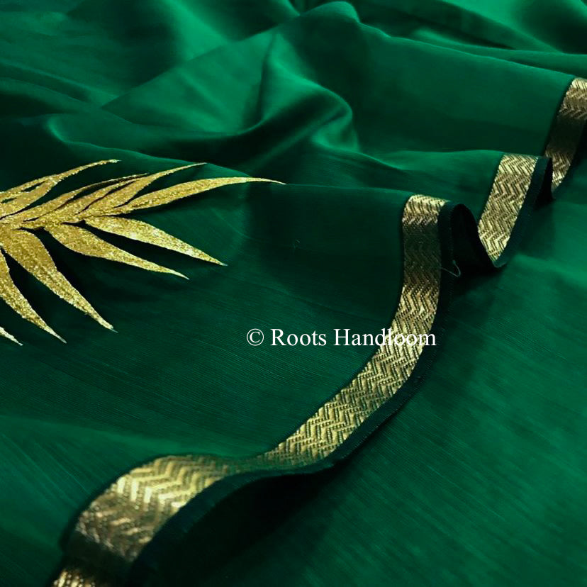 Bottle Green Maheshwari Saree with jute Pallu