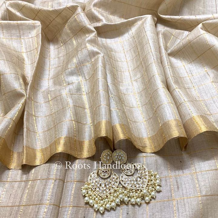 Light Beige Maheshwari Saree with Zari checks all over